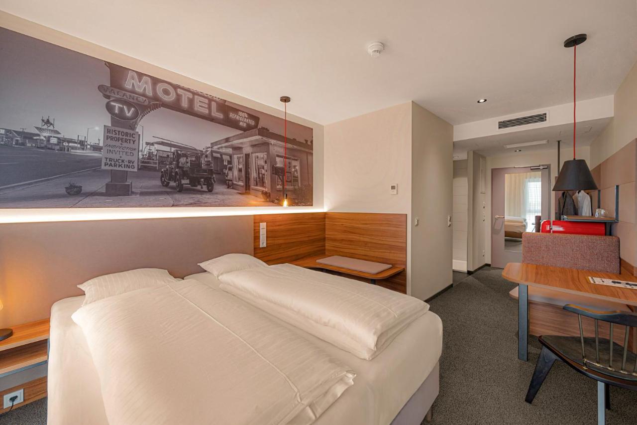 Zuendwerk - Motel Strasshof an der Nordbahn Dış mekan fotoğraf